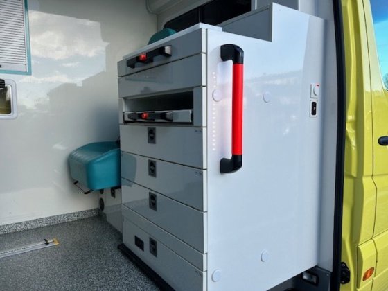 2018款梅赛德斯-奔驰319 Cdi柴油救护车L2H2