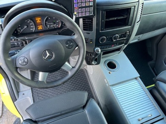 2018款梅赛德斯-奔驰319 Cdi柴油救护车L2H2