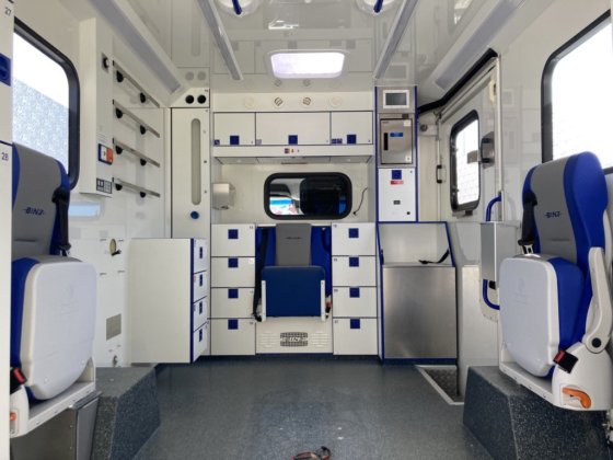 2018款奔驰419救护车集装箱