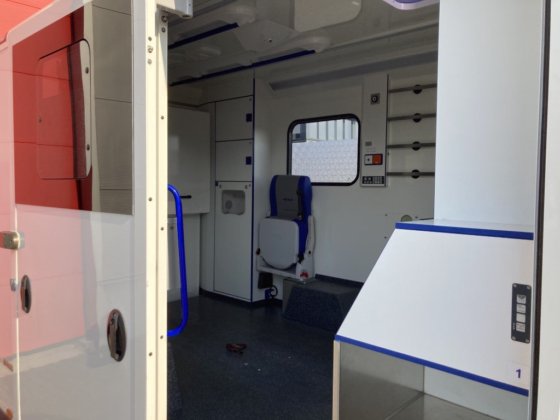 2018款奔驰419救护车集装箱