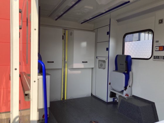 2018款奔驰419救护车集装箱