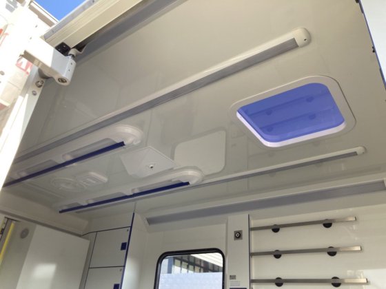 2018款奔驰419救护车集装箱