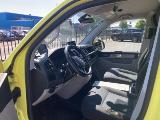 2019年式フォルクスワーゲンT6救急車