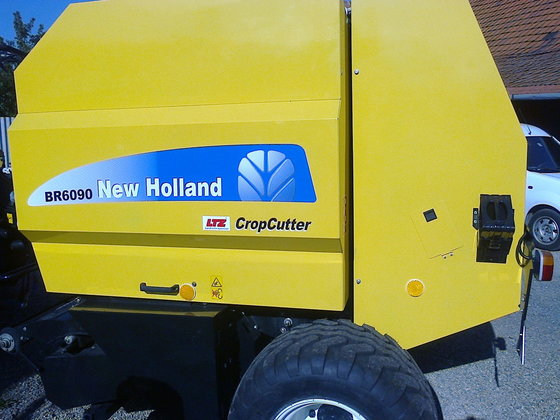 2016 New Holland BR 6090