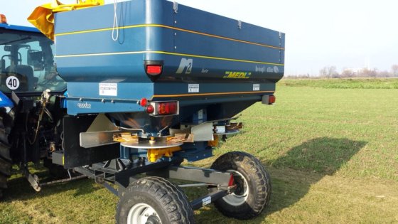 2008 Bogballe M2 base in