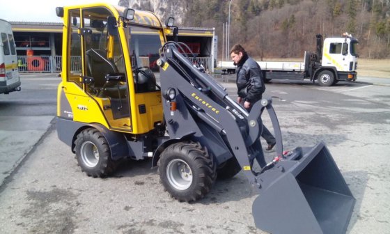 2016 Eurotrac W11 EUROTRAC in