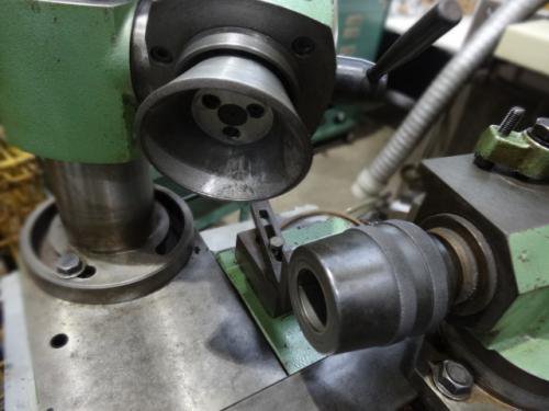 1982 飯田鉄工所　工具研削盤　GT-200FC