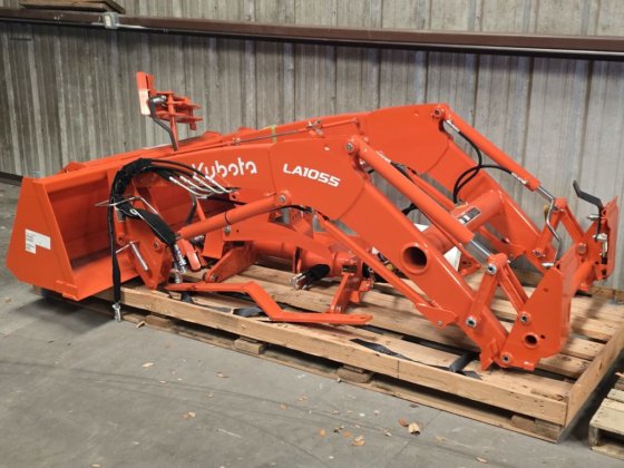 Kubota LA1055 Loader in Spring Hill, FL, USA