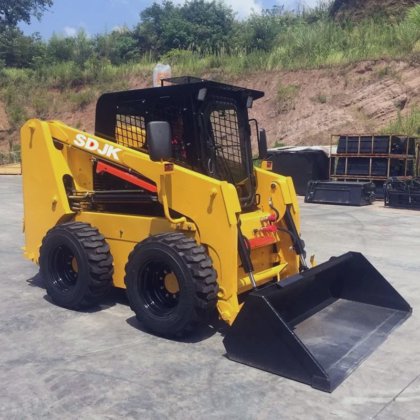 伸縮式中国仕様の新スタイルアーティキュレートミニホイールローダ ユーロクイックカプラフロント付きミニスキッドステアローダ