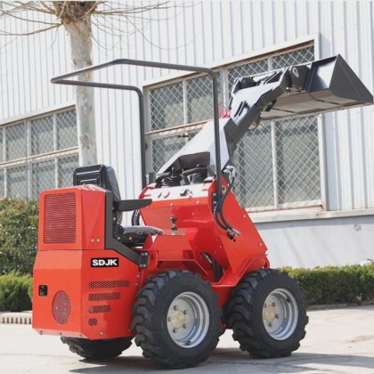 農業用建設用ミニスキッドステアローダ CE EPA エンジンディーゼル ホイールミニローダの販売には、ミニスキッドステアローダが安価です