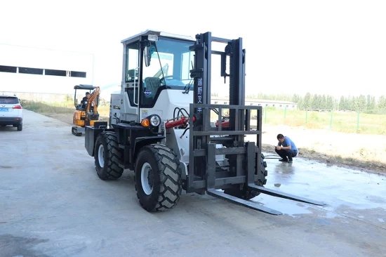 シングルドライブ 3t 中国ディーゼル油圧フォークリフトラフテレインフォークリフト