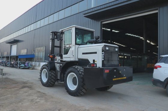 多目的ラフテレインフォークリフト新設計 3 トン - オフロード