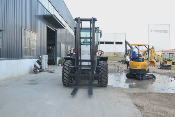 新型 3 トンオフロード / ラフテレインフォークリフト機械式トラックフォーク