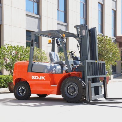中国多機能新型フォークリフト 5 トンロードディーゼルフォークリフト 高品質油圧ディーゼルフォークリフトの販売