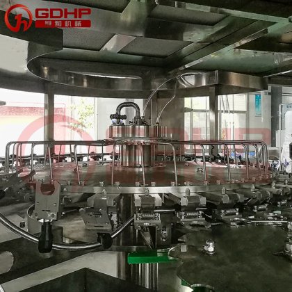 果肉果汁牛奶饮料理瓶洗瓶高速旋转灌装生产线