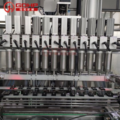 12头高速灌装理盖旋盖机生产线