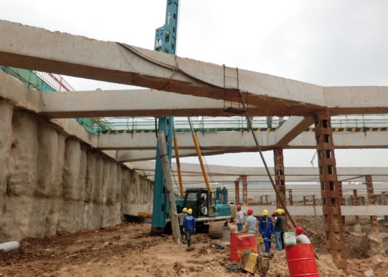 建筑混凝土桩 186KW 液压打桩机