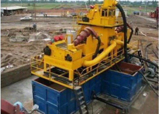 带泥浆罐和扶手的柴油发动机泥浆除砂器