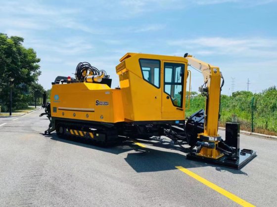 水平定向套管钻机钻孔简化天然气管道操作