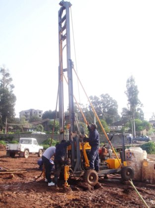 高频 XYL-2B 履带式岩心钻机 四液压千斤顶 350