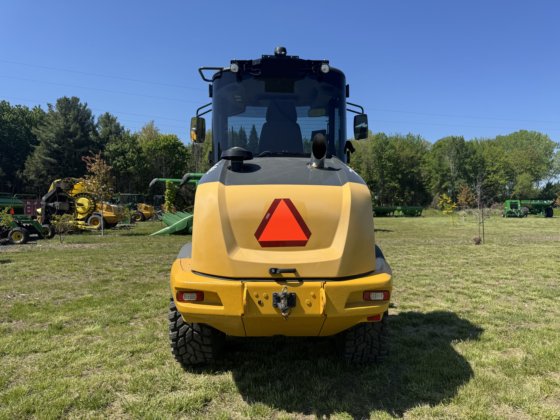 John Deere 244L