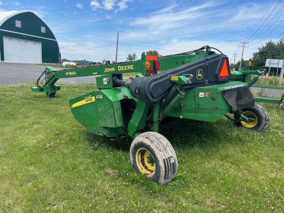 John Deere 946