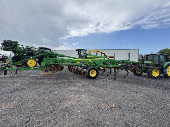 John Deere 2730