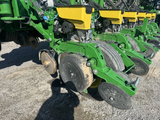 John Deere 1775NT