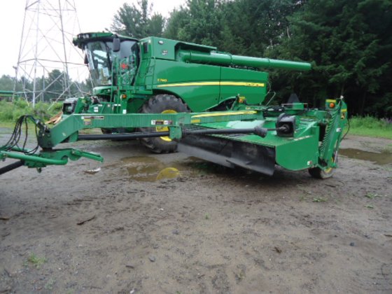 John Deere 635