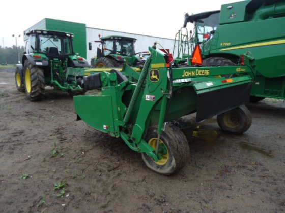 John Deere 635