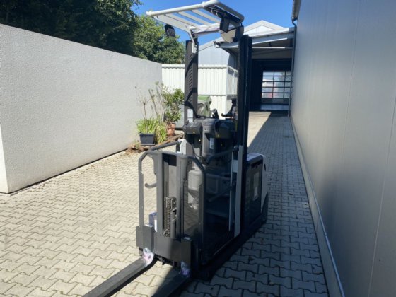 2018 UniCarriers EPL180