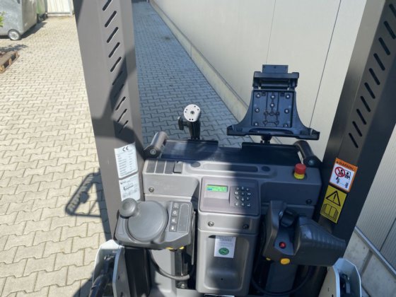 2018 UniCarriers EPL180