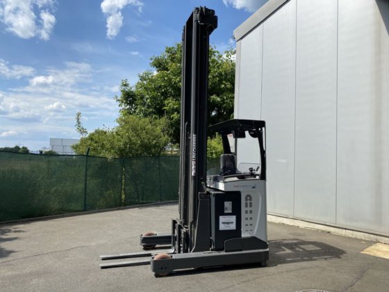 2017 UniCarriers UHD 200