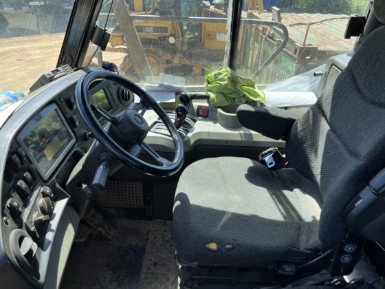 2011 Caterpillar 735B