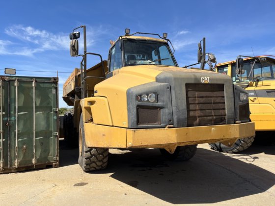 2011 Caterpillar 735B
