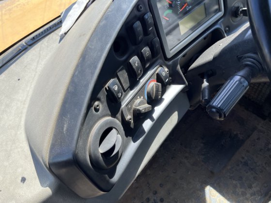 2011 Caterpillar 735B