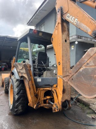 2011 Case 580M 4X4