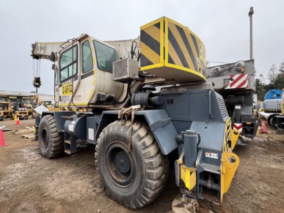 2011 Terex RT230