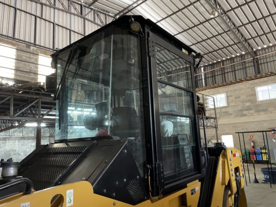 2023 Caterpillar CB7