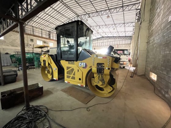 2023 Caterpillar CB7