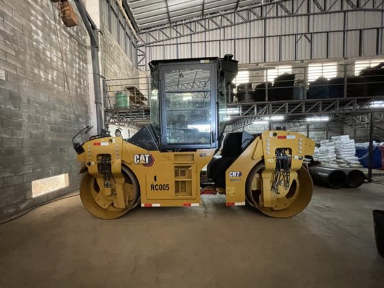 2023 Caterpillar CB7