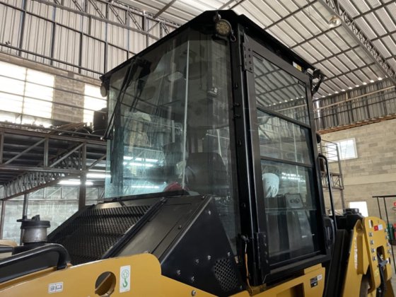 2023 Caterpillar CB7