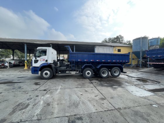 2016 Ford CARGO 2429 8X2