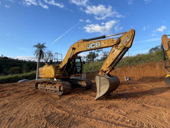 2019 JCB JS220 LC