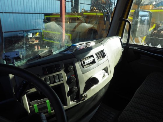 2019 Volvo VM 330