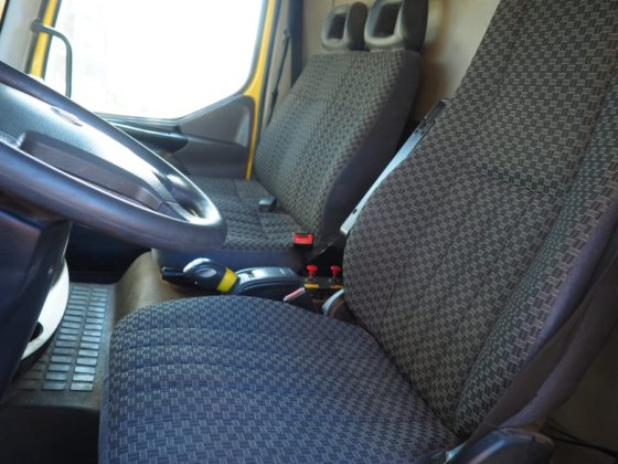 2019 Volvo VM 330