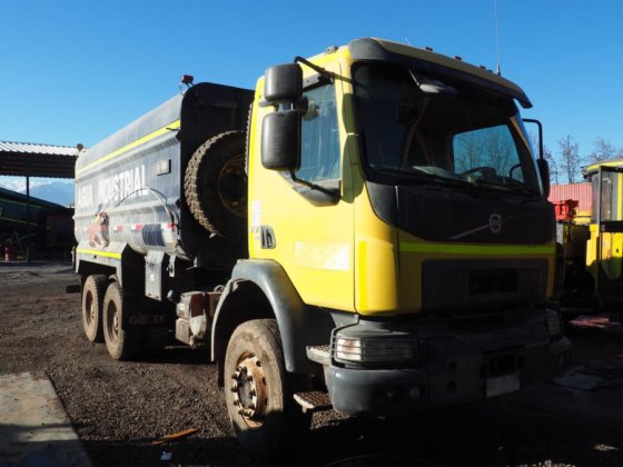 2019 Volvo VM 330