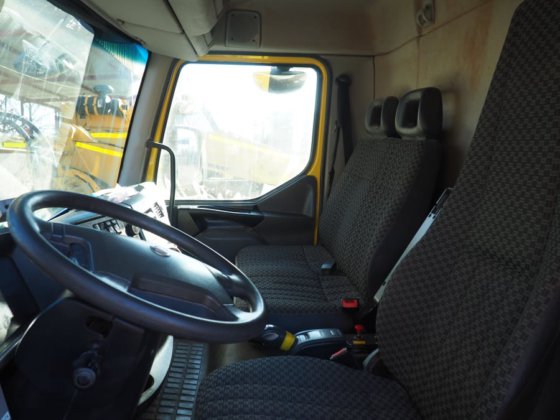 2019 Volvo VM 330
