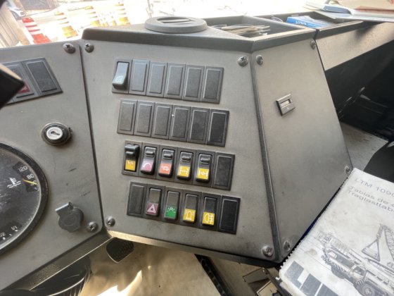 2002 Liebherr LTM1090