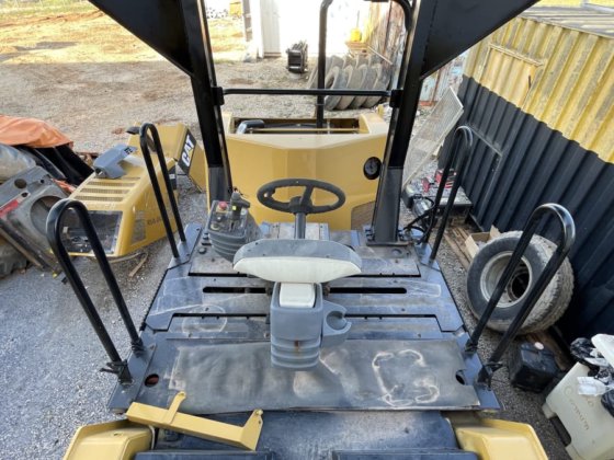 2011 Caterpillar CB534D